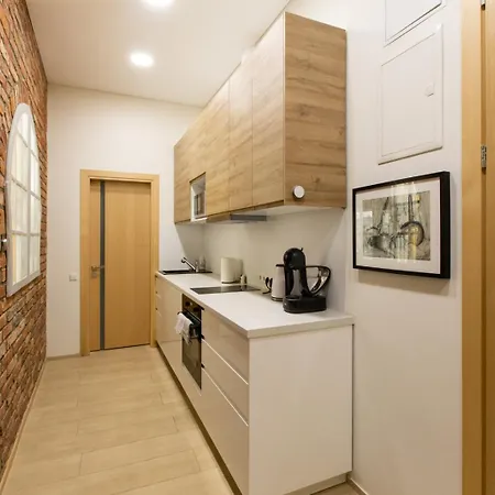 L Apartment